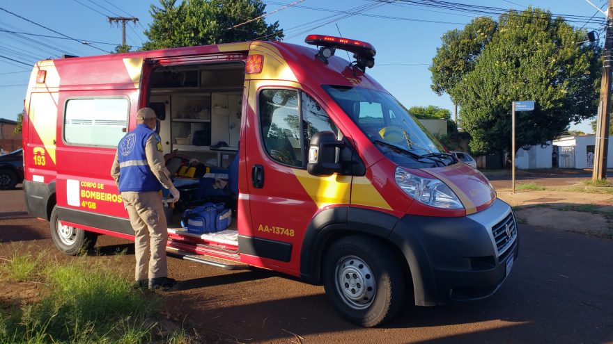 Ciclista fica ferido após colisão com carro no Bairro Cascavel Velho