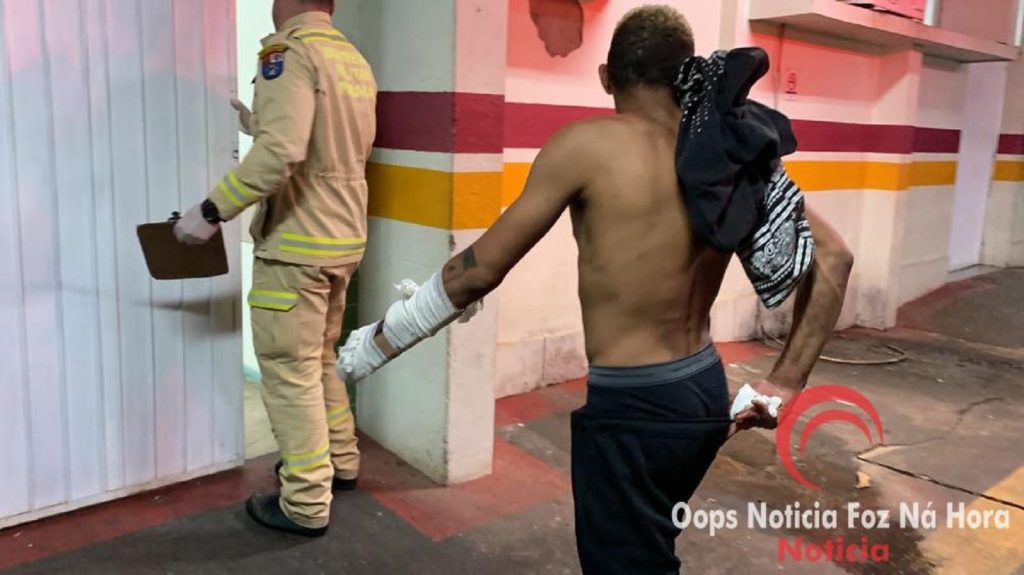 Homem vai parar no hospital após ser esfaqueado pela mulher em Foz
