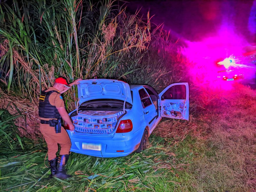 BPRv apreende carro abarrotado de cigarros contrabandeados na BR-277