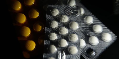 Imagem referente a Teto para reajuste de medicamentos em 2024 fica em 4,5%