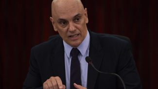 Moraes nega pedido de devolução de passaporte para Bolsonaro