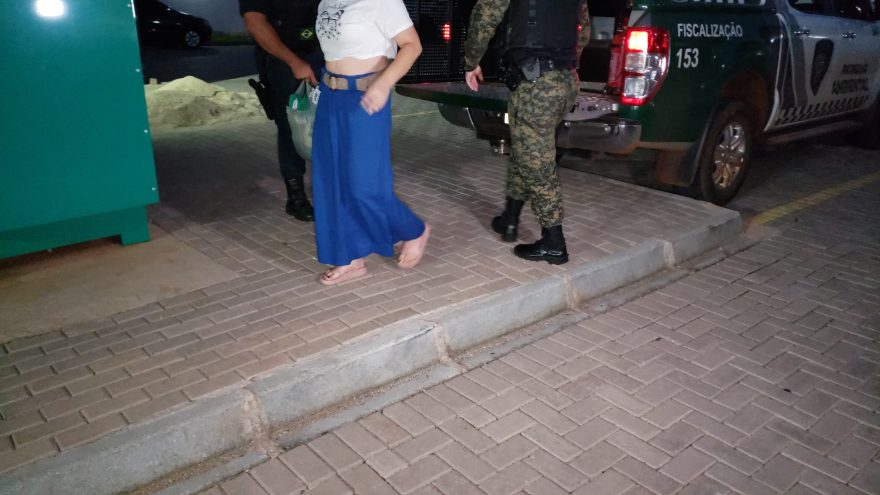 Cancela o rolê de roupa nova! Mulher é detida furtando peças de roupas na Havan