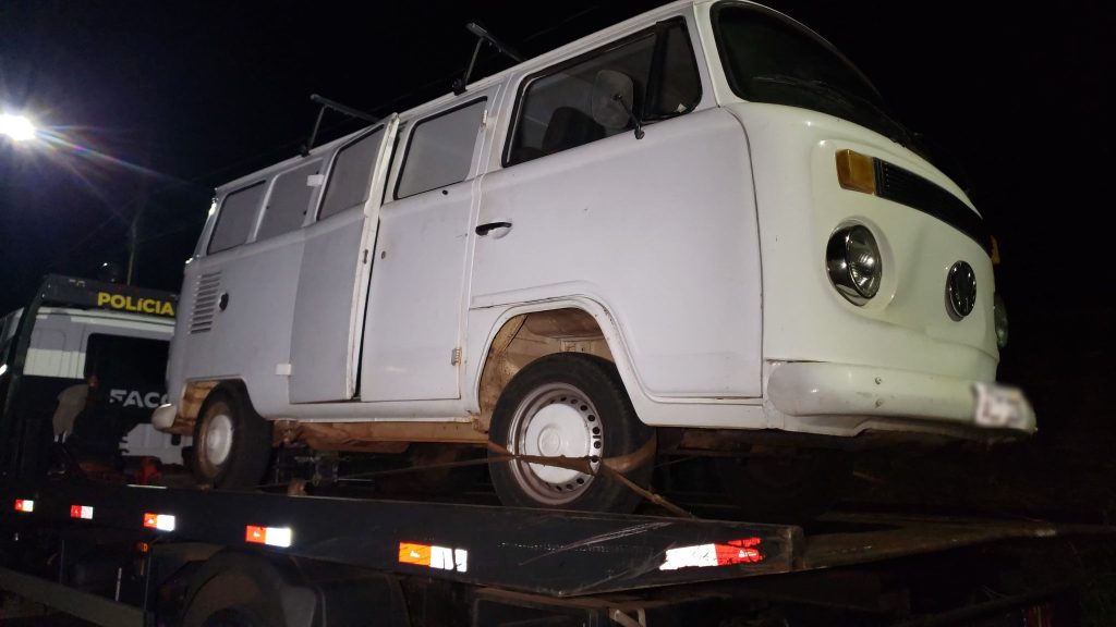 Kombi furtada no Cancelli é recuperada pela equipe de Choque da PM