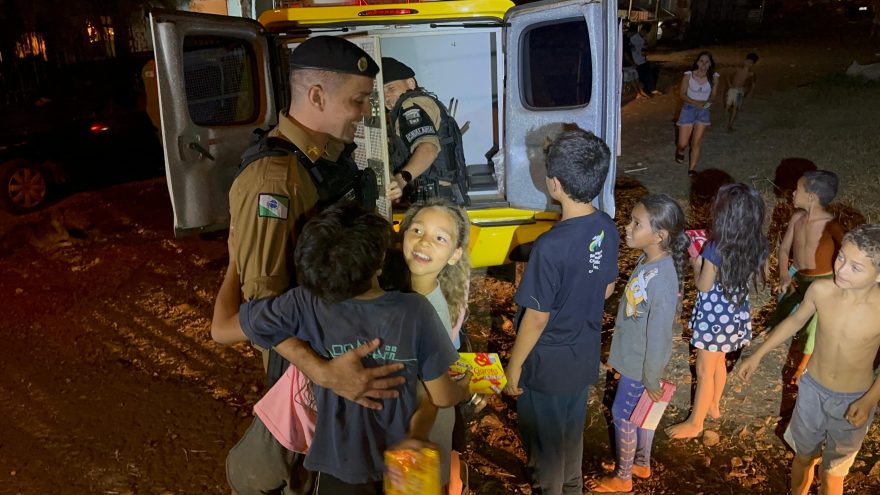 Ação social de Páscoa da Polícia Militar traz sorrisos e inspiração para crianças em Cascavel