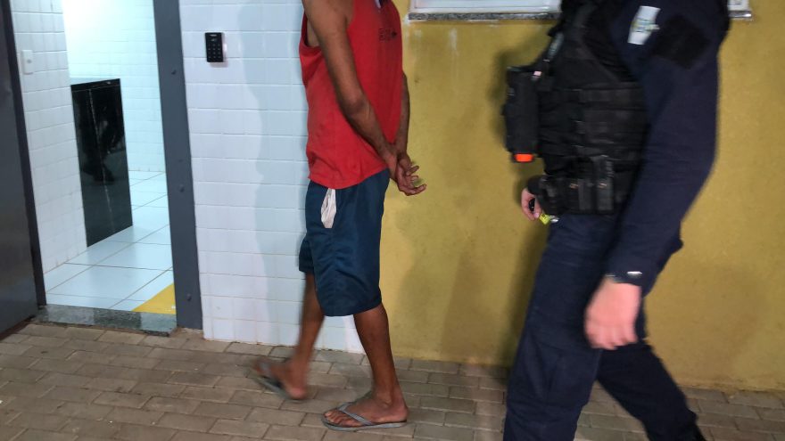 Mesmo com medida protetiva, mulher procura o ex e, após confusão, caso vai parar na Delegacia