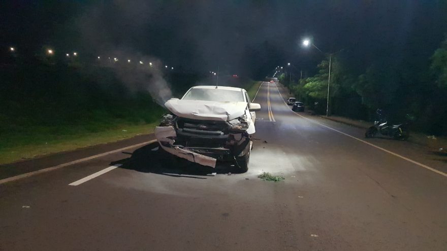 Ranger fica com frontal praticamente destruída em acidente com BMW na Marginal da PRc-467