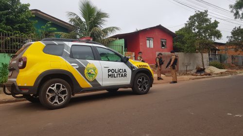 Imagem referente a Com sangramento no nariz, homem de 49 anos é encontrado morto no sofá da sala