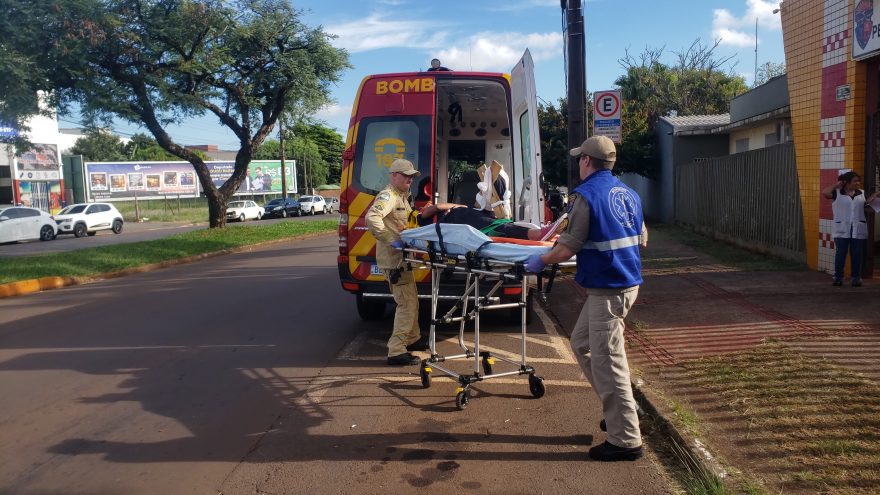 Adolescente fica ferido após sofrer queda no colégio
