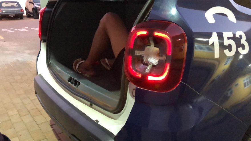 Foragido por tráfico é preso no Floresta