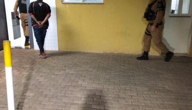 Imagem referente a Irmão de uma das vítimas de tiroteio é preso pela Polícia Militar
