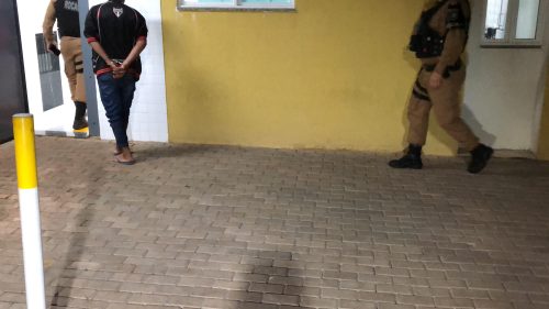 Imagem referente a Irmão de uma das vítimas de tiroteio é preso pela Polícia Militar