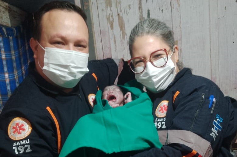 Samu realiza parto emocionante do Pequeno Benjamin em residência no Nova Cidade