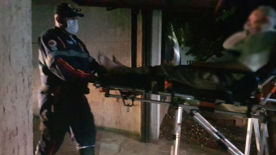 Idoso em estado grave é socorrido pelo Samu em residência no Cataratas