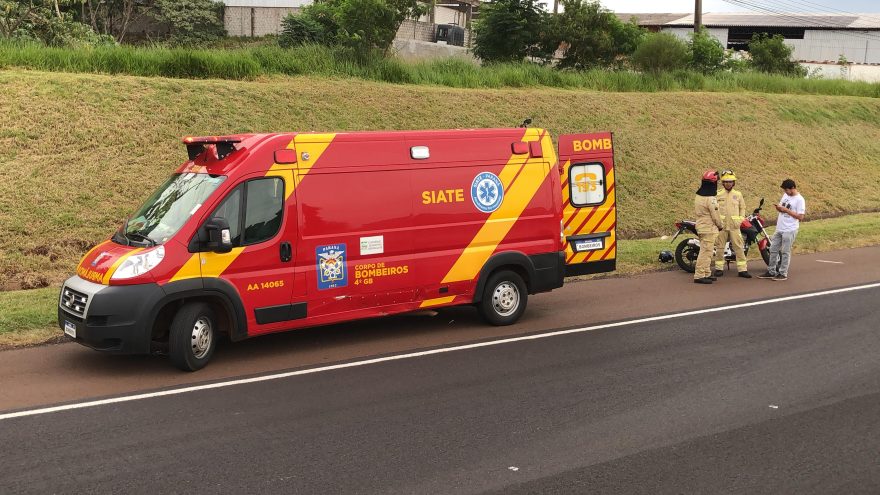 Após se assustar com caminhão, motociclista fica ferido na BR-467 em Cascavel
