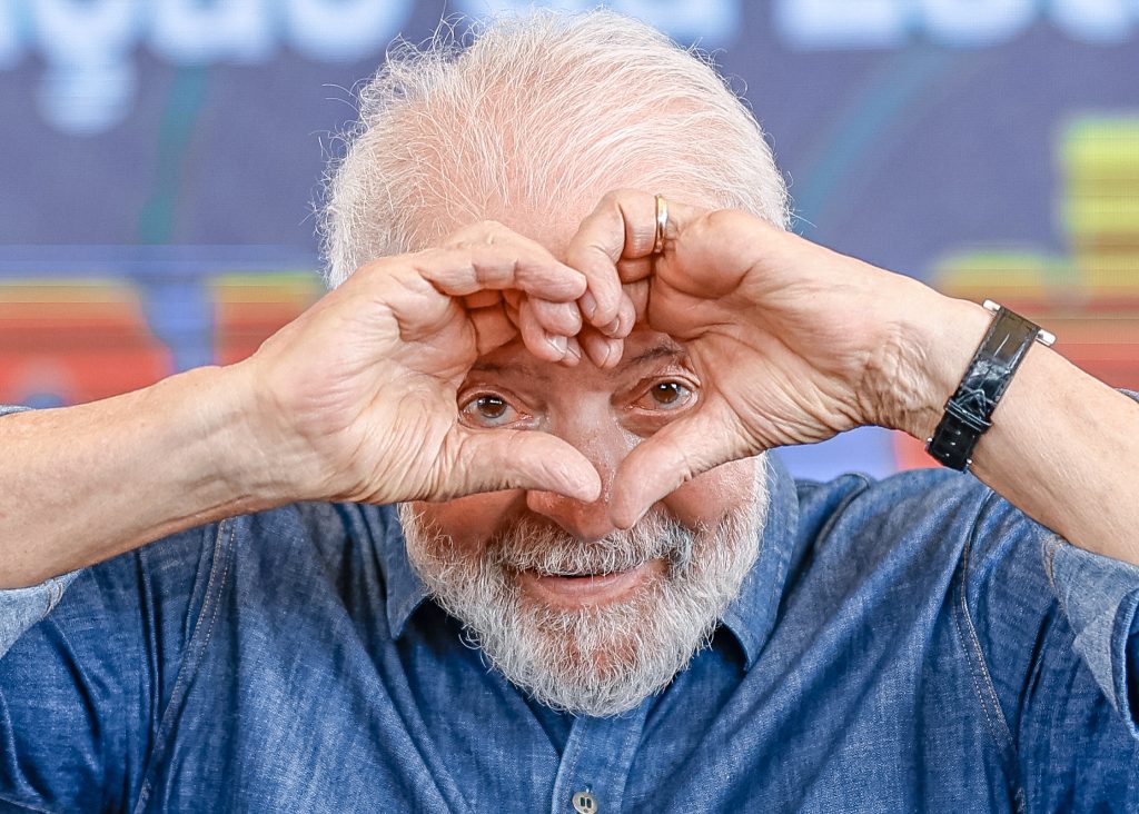 Editorial: Acorda, Brasil! Editorial: Acorda, Brasil!