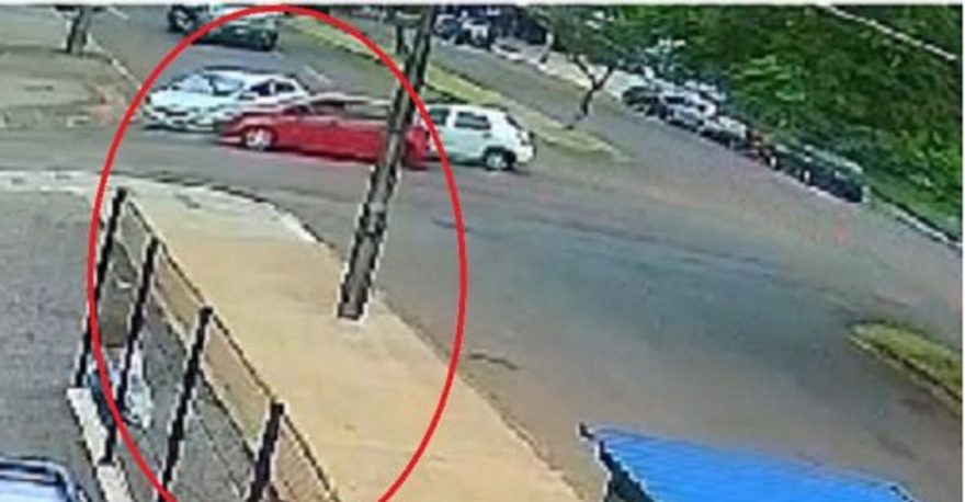 Câmera registra acidente na Avenida Olindo Periolo