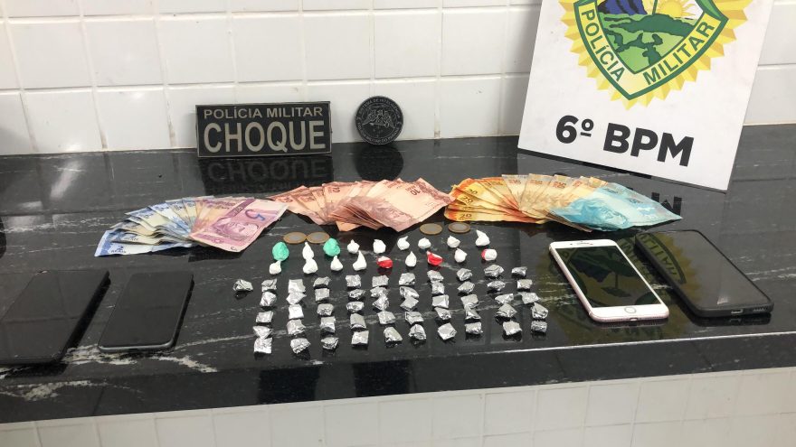 Choque localiza casa usada para tráfico de drogas e detém suspeitos em Santa Tereza do Oeste