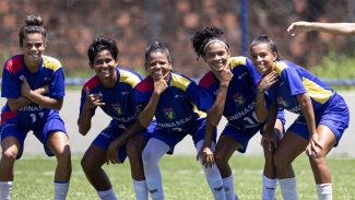 JUBs promovem maior participação feminina no futebol universitário