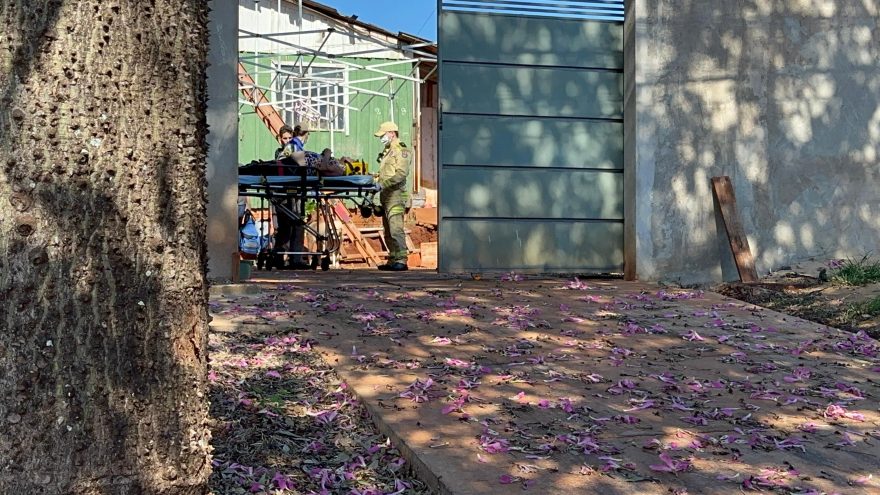 Idosa cai no banheiro queda no Brasmadeira e sofre lesão no braço