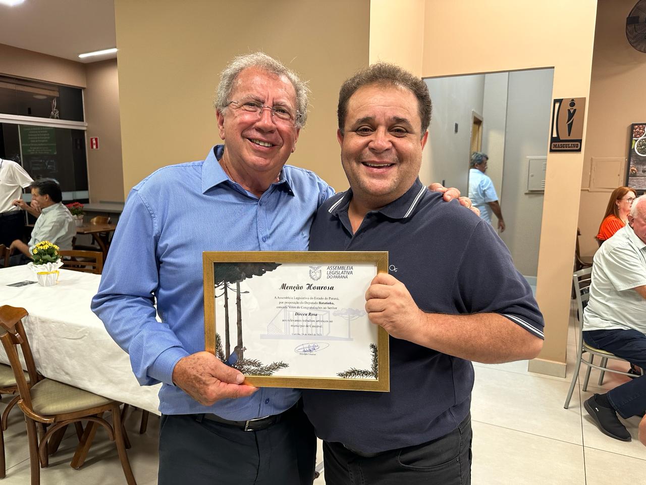 Legislativo paranaense homenageia Dirceu Rosa, escultor renomado, com ...