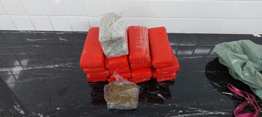Com quase 10 quilos de maconha, dupla é detida na BR-163