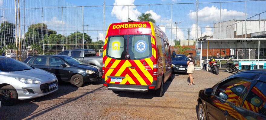 Rapaz fica ferido durante partida de futebol no Santo Onofre