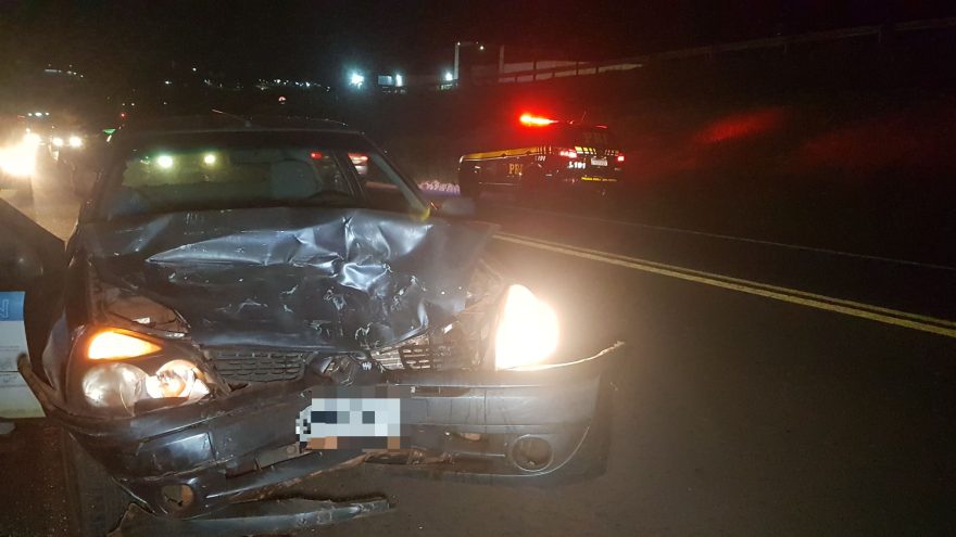 Colisão traseira entre Clio e Palio é registrada na BR-277 em Cascavel