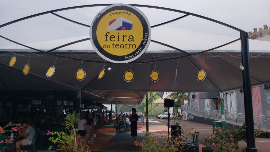 Domingo é dia de Feira do Teatro em Cascavel