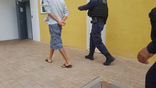 Traficante é preso pela Guarda Municipal no bairro Santo Onofre Imagem referente a Traficante é preso pela Guarda Municipal no bairro Santo Onofre
