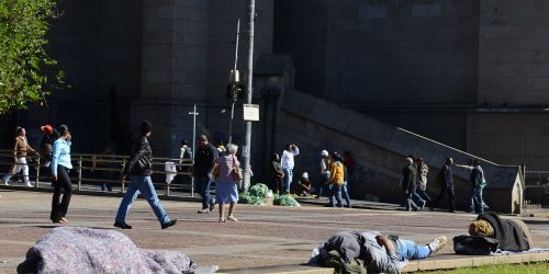 Imagem referente a Padre Lancellotti critica exploração de pessoas em situação de rua