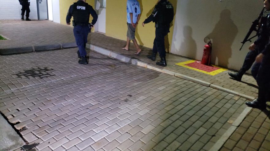 Casal é preso em flagrante com drogas no Terminal Oeste