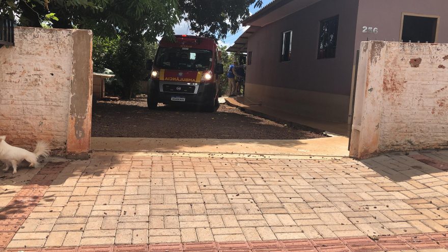 Idoso é socorrido após sofrer queda em residência no Brasmadeira
