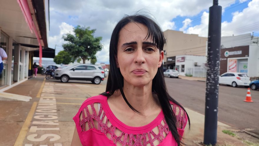 Mãe desesperada procura por criança desaparecida em Cascavel