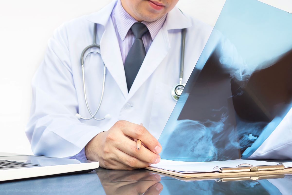 Paciente processa hospital e médico por suposto erro médico em Cascavel Imagem referente a Paciente processa hospital e médico por suposto erro médico em Cascavel
