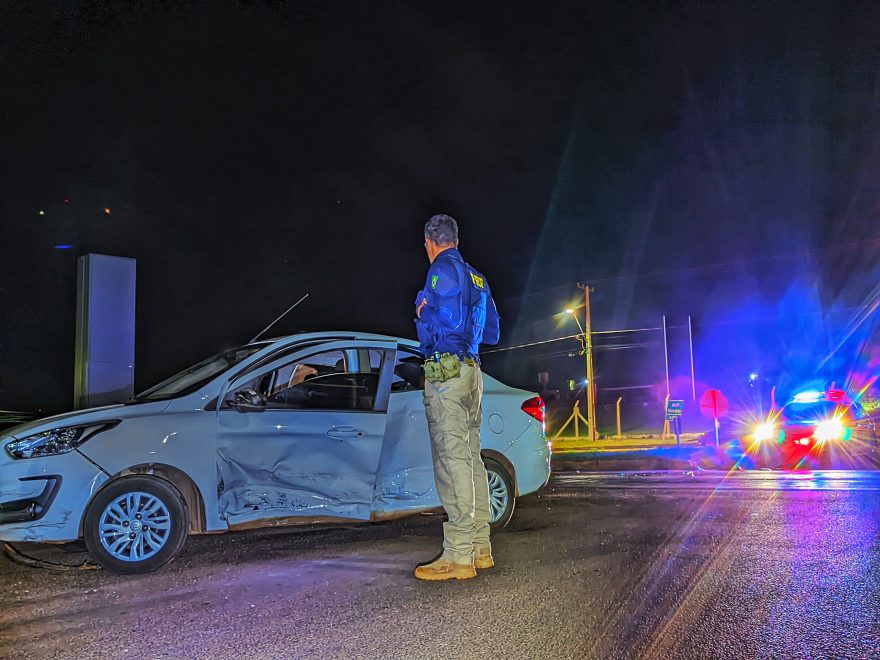 Acidente grave deixa carros destruídos no Trevo da Portal