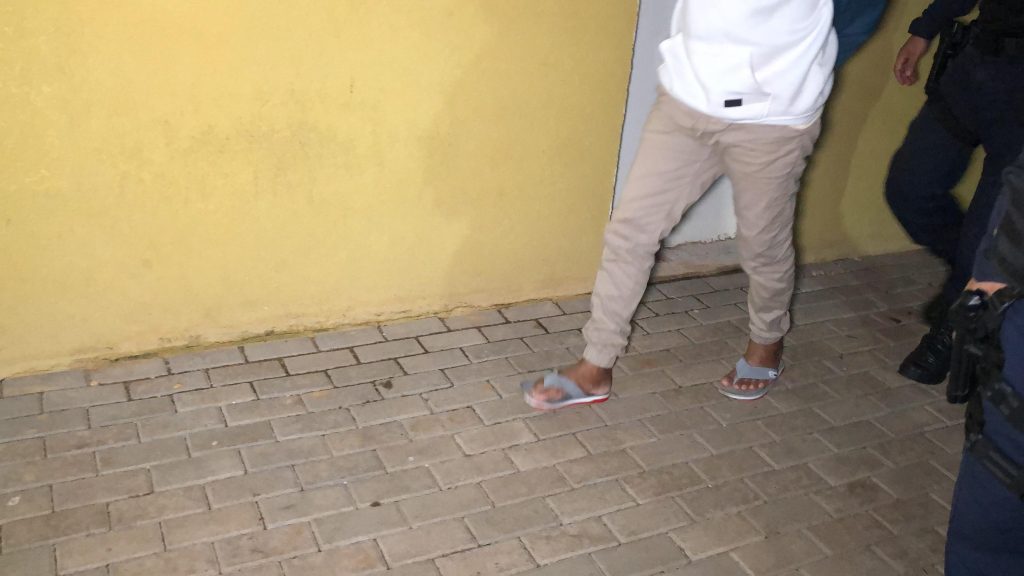 Padrasto é detido suspeito de abusar sexualmente das enteadas de 9 e 17 anos no bairro Periolo