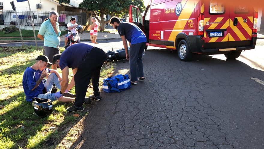 Motociclistas se ferem após colisão com carro no Bairro Presidente