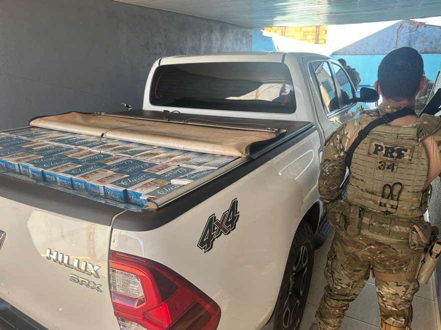 Após fuga, PRF localiza veículo carregado com 30 mil maços de cigarros