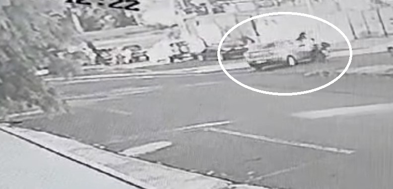Câmera flagra acidente que deixou motociclista ferido na Rua Olindo Periolo