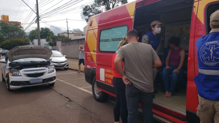 Acidente entre Onix e Agile deixa duas mulheres feridas no Centro