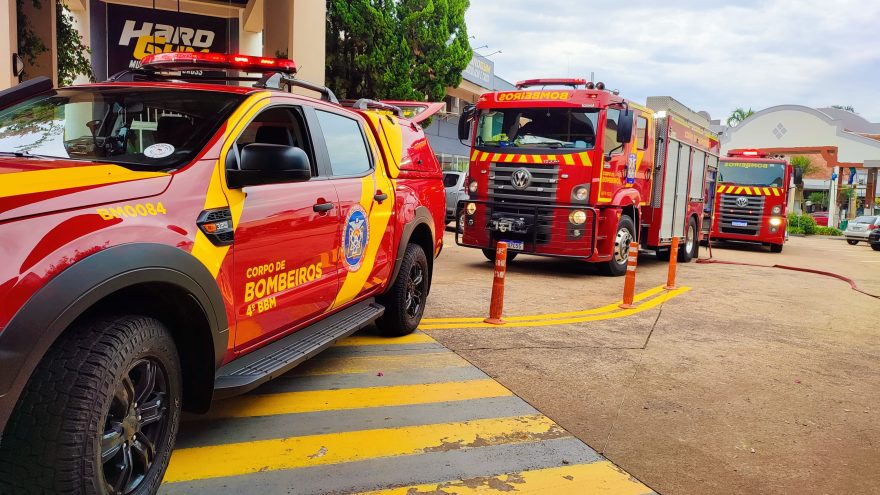 Bombeiros são acionados para combaterem incêndio no West Side