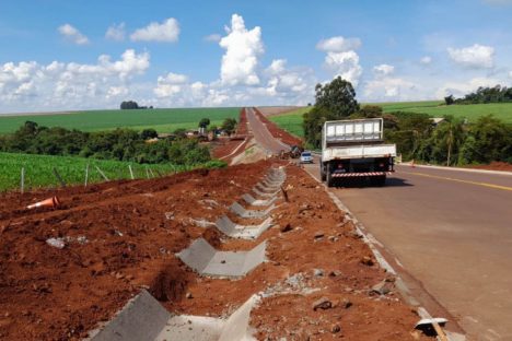 Pavimentação da PR-239 entre Toledo e Bragantina chega a 97,26% de conclusão