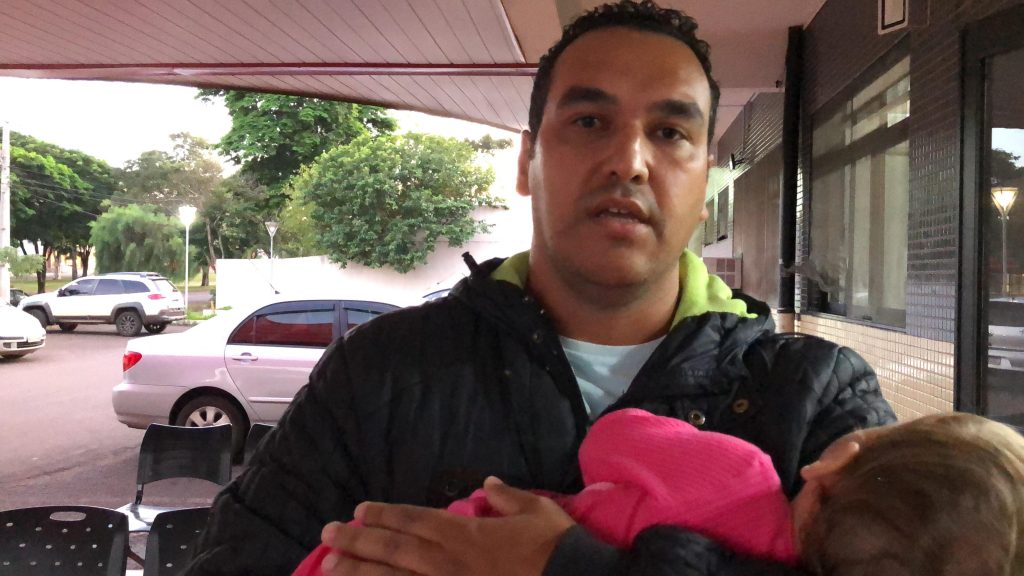 Pacientes ficam mais de 8 horas na fila e reclamam da falta de profissionais na UPA Tancredo