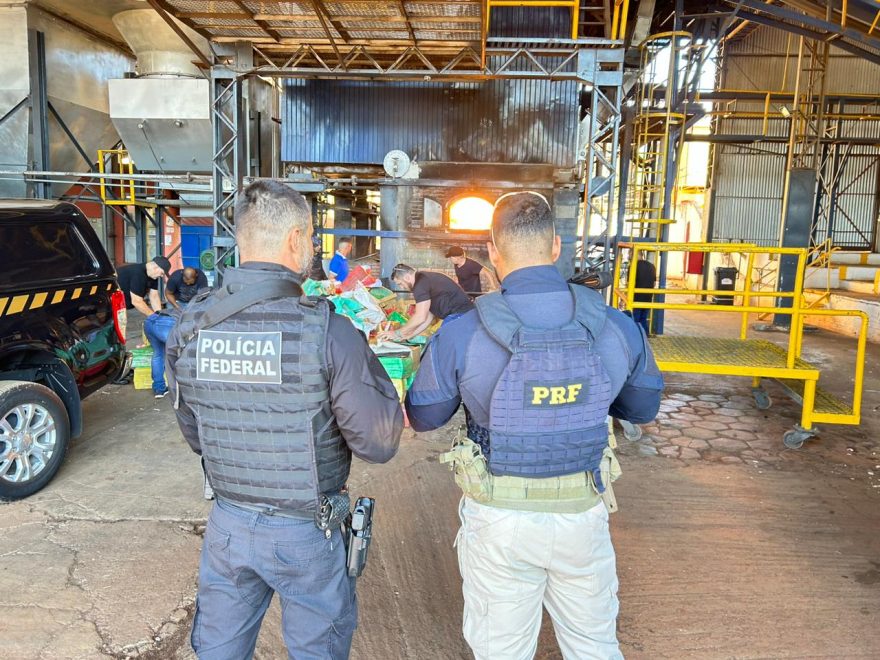 Polícia Federal e PRF incineram cerca de 8 toneladas de drogas em Cascavel