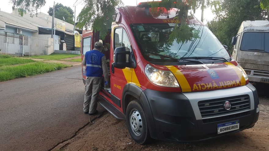 Ciclista tem corte contuso na cabeça após colidir com Fiesta no Interlagos