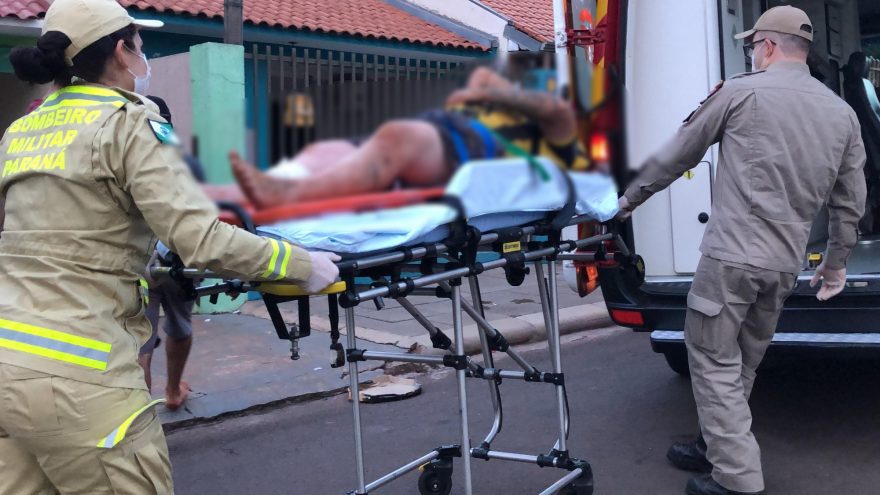 Homem fica ferido ao cair de telhado em laje no Santa Felicidade