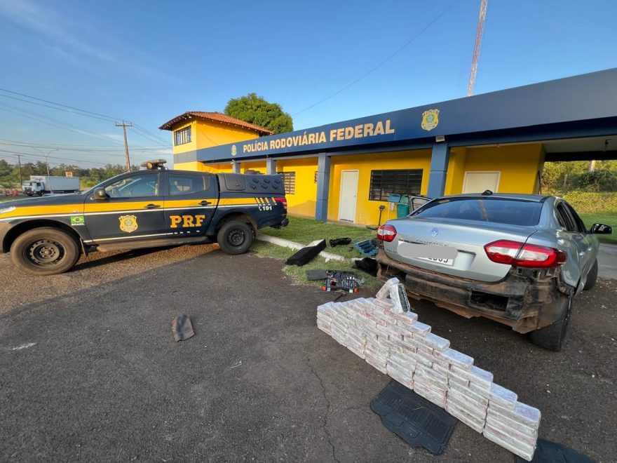 Homem é preso com 73kg de cocaína no fundo falso de um Renault