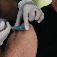 Imagem referente a Campanha de vacinação contra gripe tem Dia D neste sábado