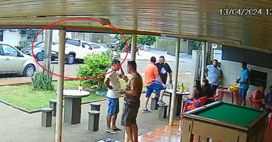 Câmeras flagram batida frontal entre Strada e Vectra no Cataratas