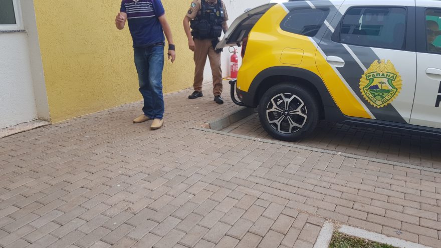 Após brigar e agredir a companheira, homem danifica veículo de parente e é detido